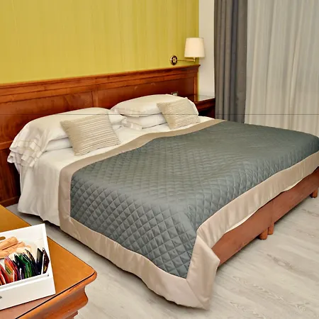 호텔 Diana Jardin Et 3*