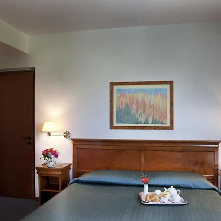 Diana Jardin Et 호텔 폴레인