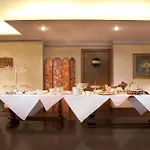 Diana Jardin Et Hotel Pollein