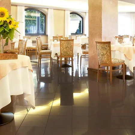 Diana Jardin Et Hotel