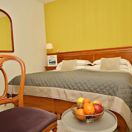 Hotel Diana Jardin Et