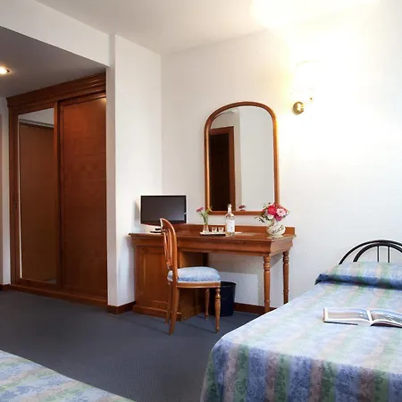 Hotel Diana Jardin Et
